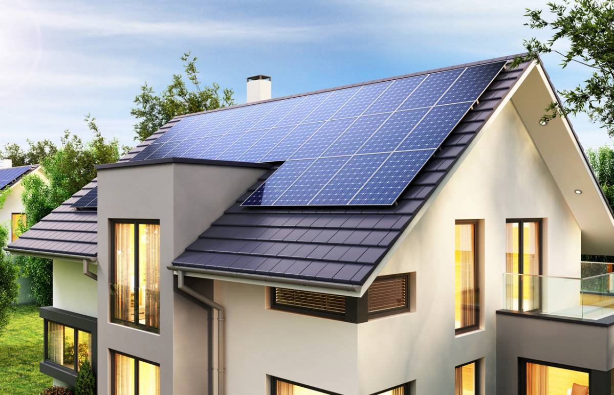 maison avec panneaux photovoltaïque